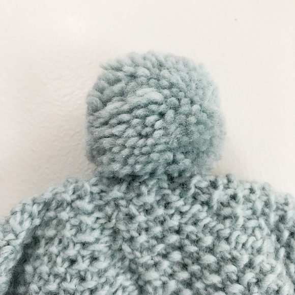 WORLD FINDS Hand Knit Wool Pom Pom Beanie Fair Trade Made In Nepal Dusty Blue - Picture 7 of 7
